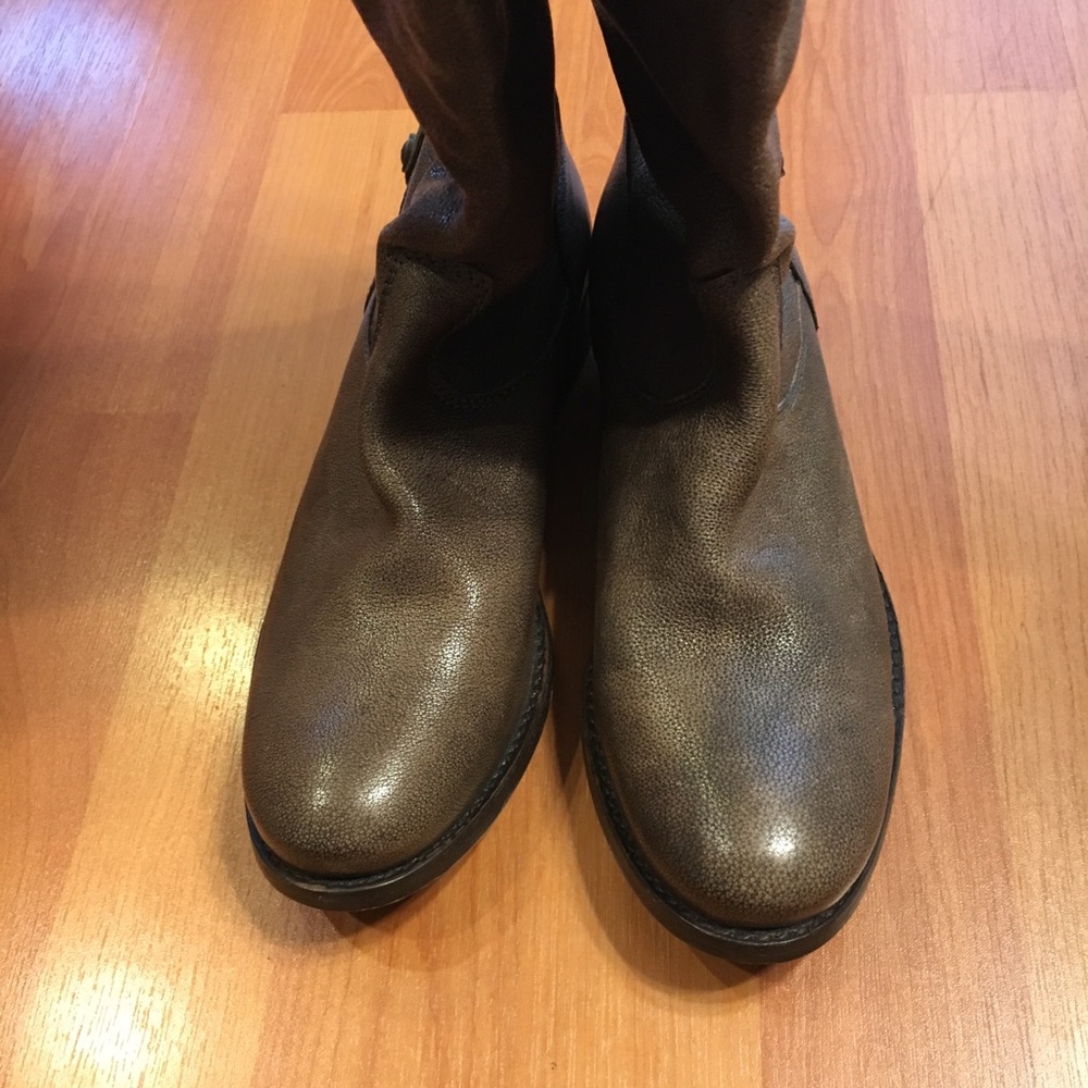 Frye Melissa Button Back Zip Riding Boots - Picture 6 of 8